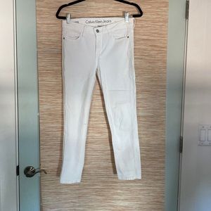 Calvin Klein White Skinny Jeans / Capri